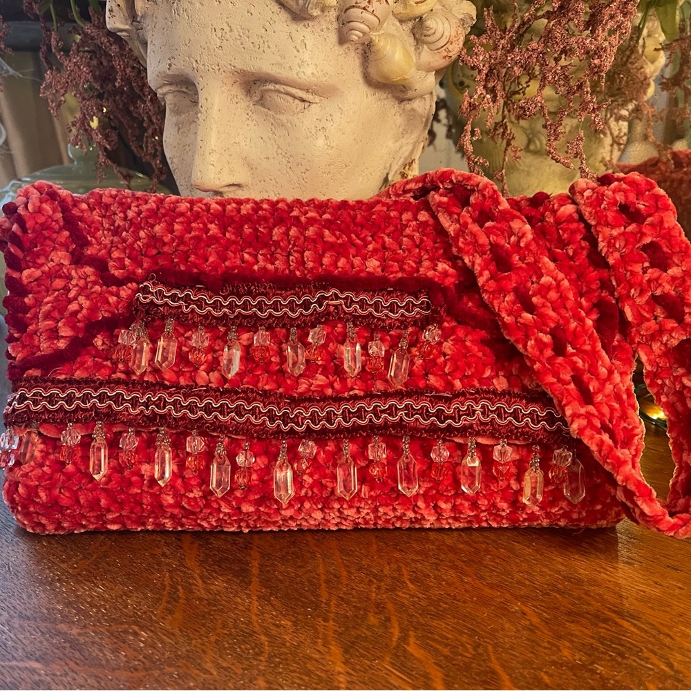 BJB211 VELVET CLUTCH HANBAG WITH SHOULDER STRAP
